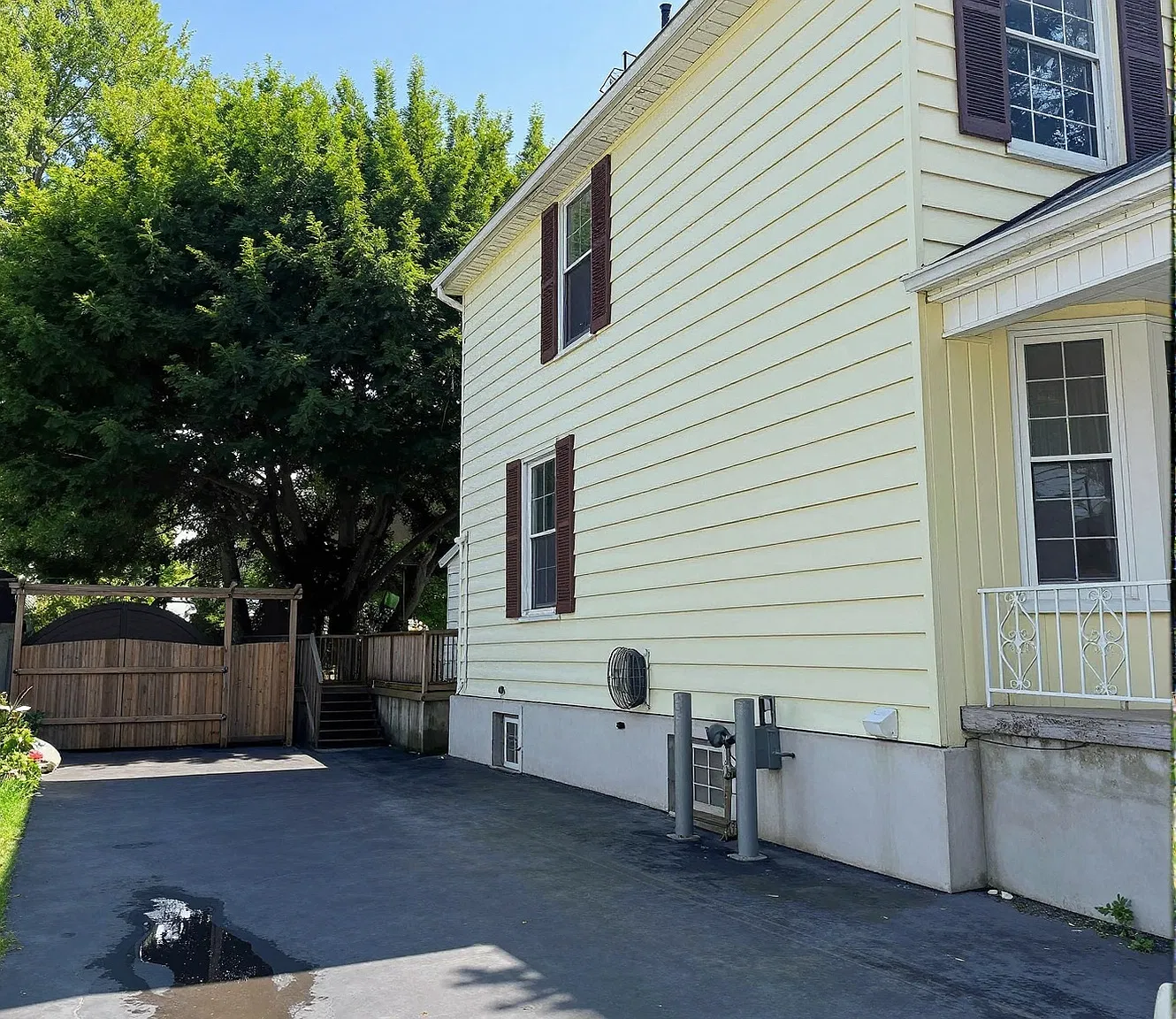 3 bed, 1.5 bath, $2,550 — Photo 2