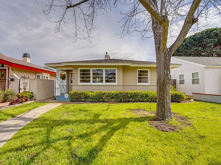 719 I Ave — Photo 2