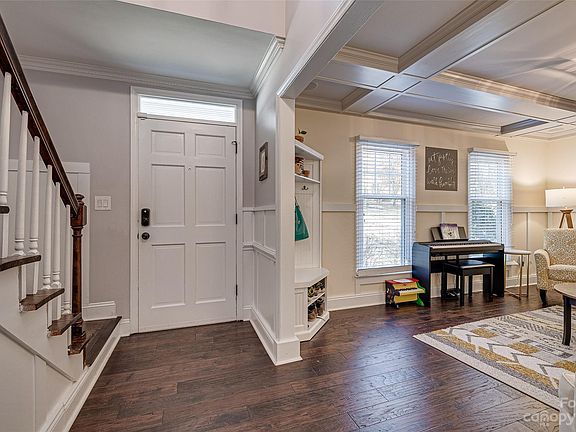3rd image of 4626 Bournewood Ln