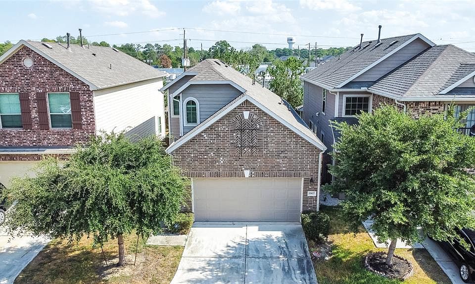 1st image of 1907 Banna Drive