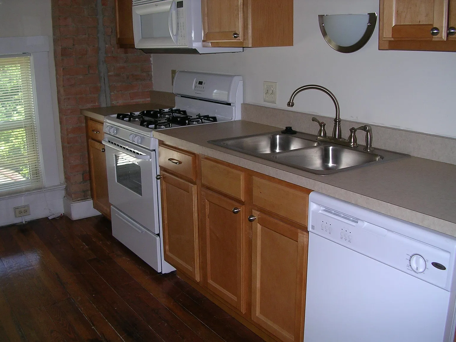 2705 Eden Avenue — Photo 2