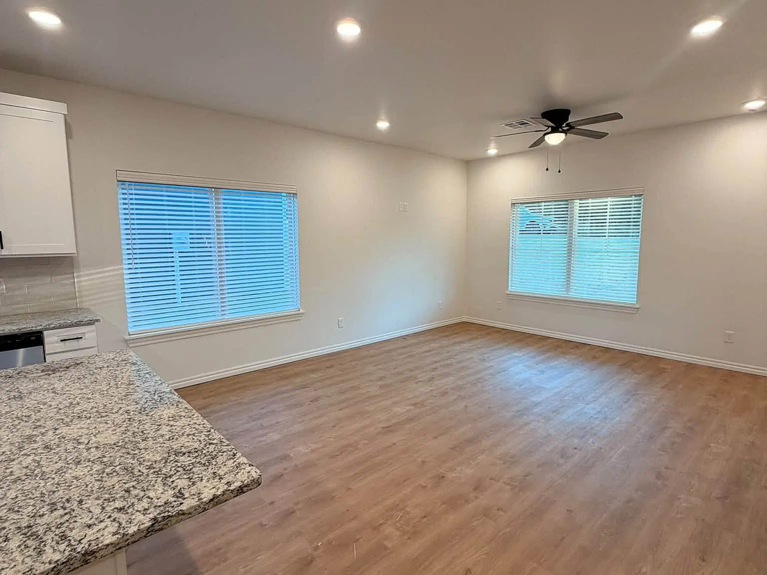 3 bed, 1200 sqft, $1,700 — Photo 4