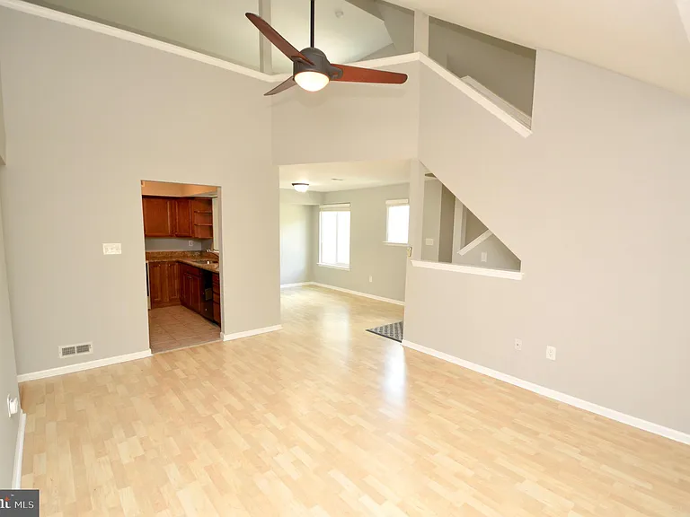 340 Woodlake Dr — Photo 7