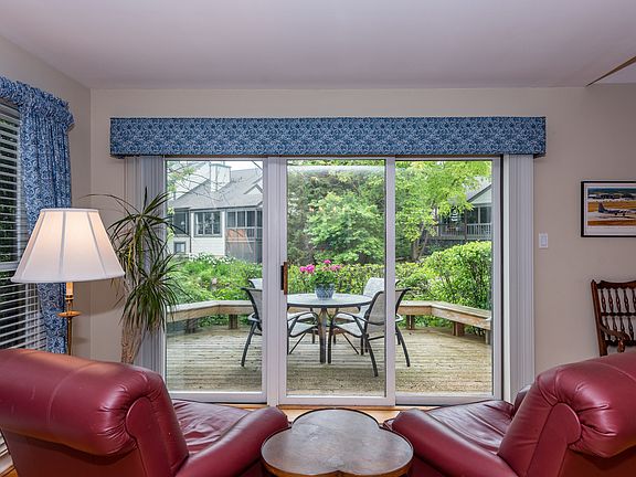 5th image of 38 Warrington Dr