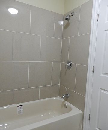 5th image of 4717 W Congress Pkwy