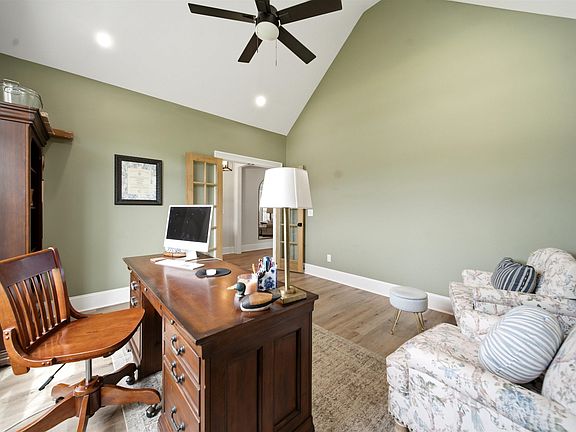 5th image of 531 Buckview Ln