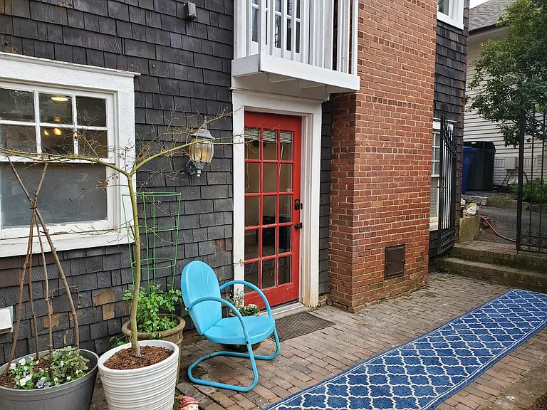 882 Penn Ave NE #3 — Photo 1