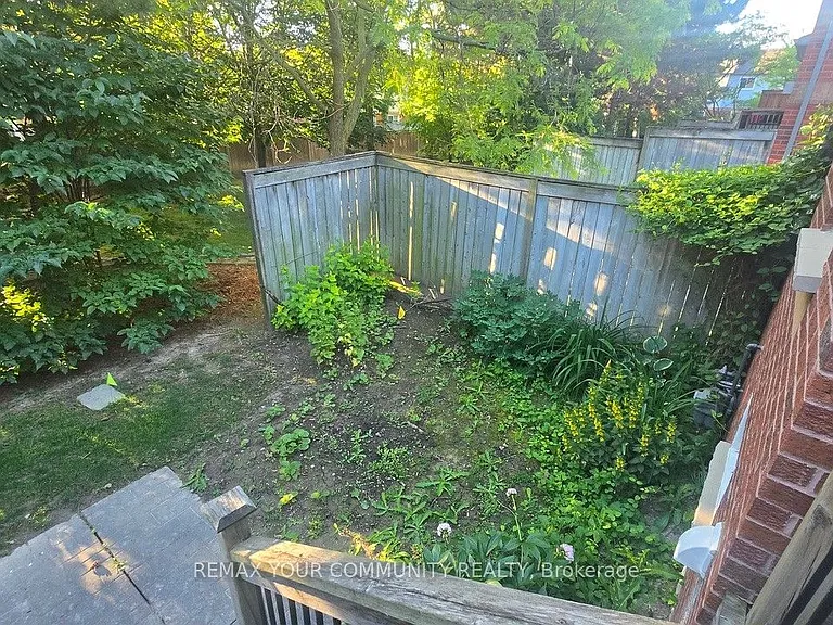 741 Caradonna Cres #25 — Photo 23