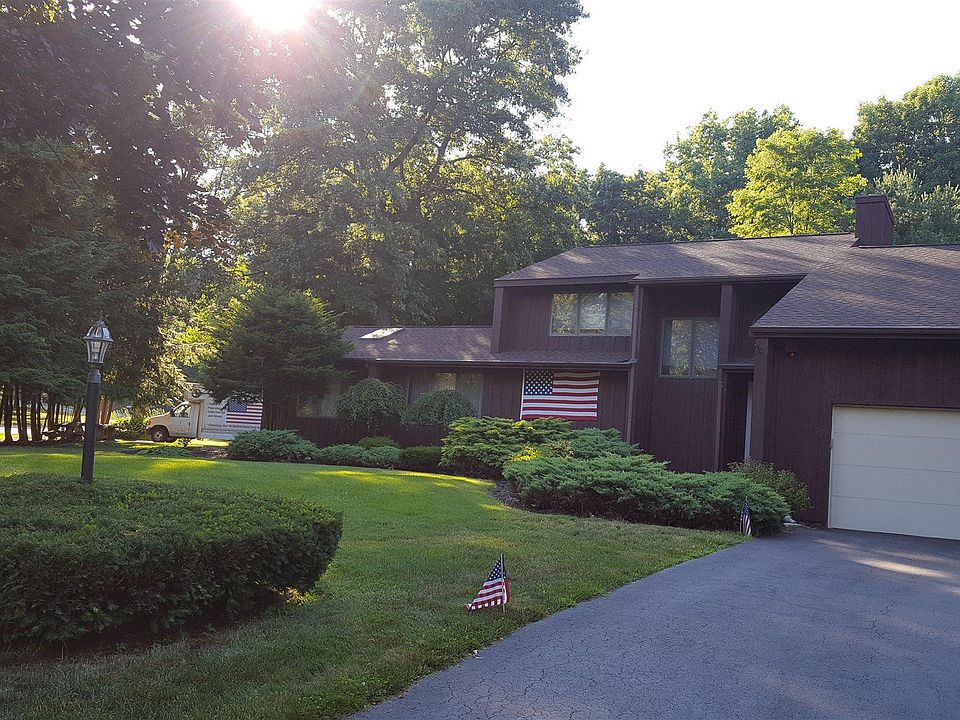 1st image of 12 Orchard Park Dr