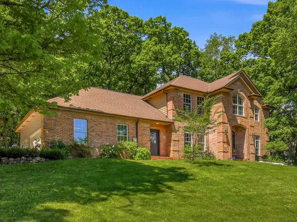 1932 Baihly Estates Ln SW, Rochester, MN 55902