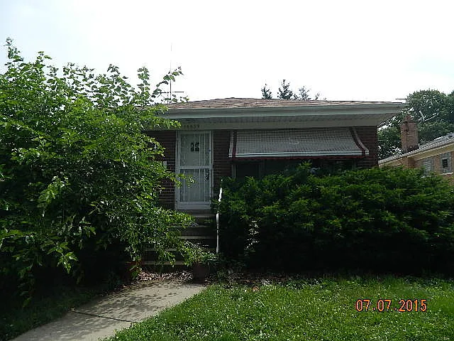 14439 Irving Ave photo 1
