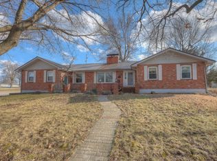 1114 E College Ave, Carthage, MO 64836