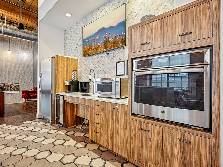 Riverwalk Apartments — Photo 31