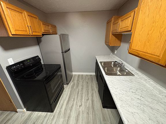5th image of 527 S 25th St APT 1