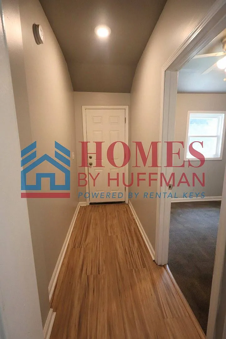 Three Bedroom House | Westside — Photo 3