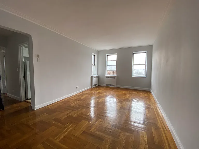 233 W 233rd St #5E — Photo 2