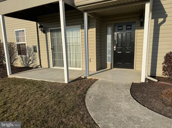 119 Hawk Ct, Hummelstown, PA 17036
