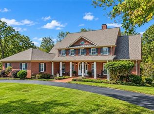 288 Toms Creek Bluff Ln, Pilot Mtn, NC 27041