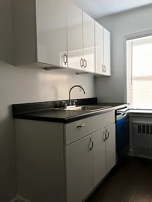 Rented by Prime Realty | media 10