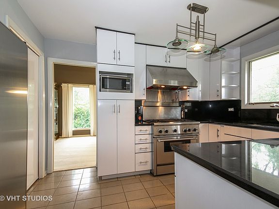5th image of 54 Graymoor Ln