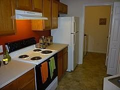 Spacious kitchen with brekfast bar & pantry