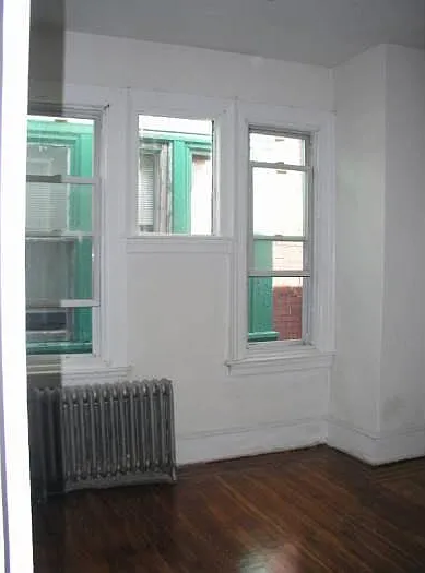936 Lindley Avenue — Photo 2