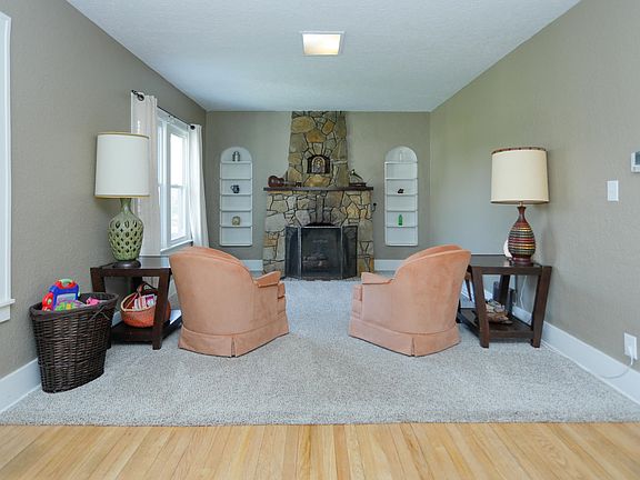 251 Waubascon Rd-103