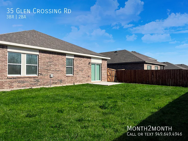 35 Glen Crossing Rd — Photo 1