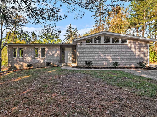5260 Kensington Rd, Brighton, MI 48114