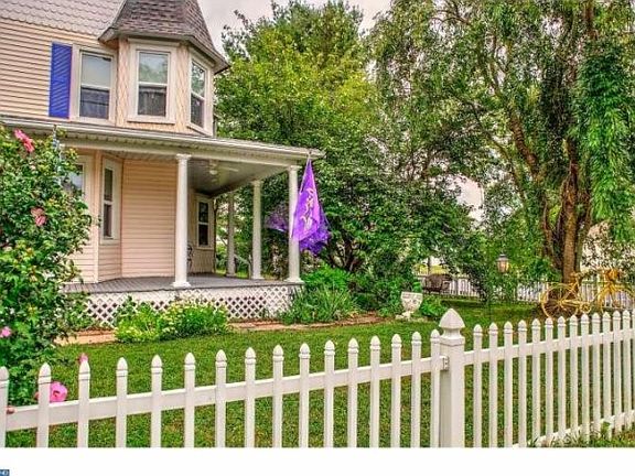 3rd image of 7 Oakford Ave