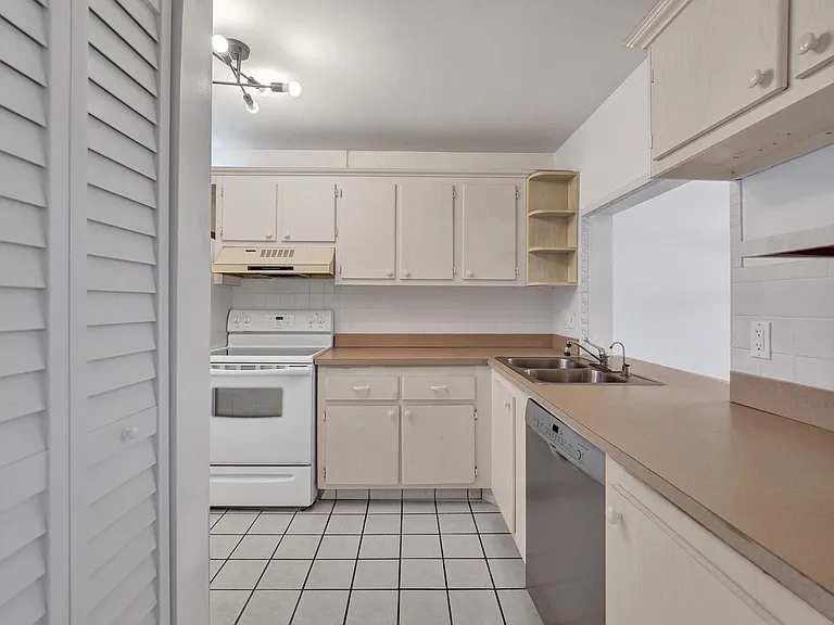9470 Poinciana Pl #308 — Photo 9