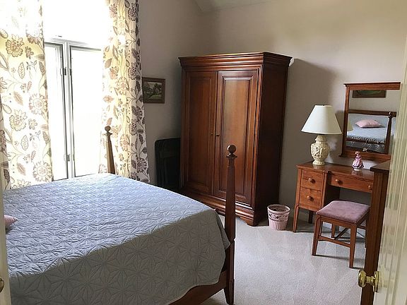 4th image of 1277 N Deer Ln