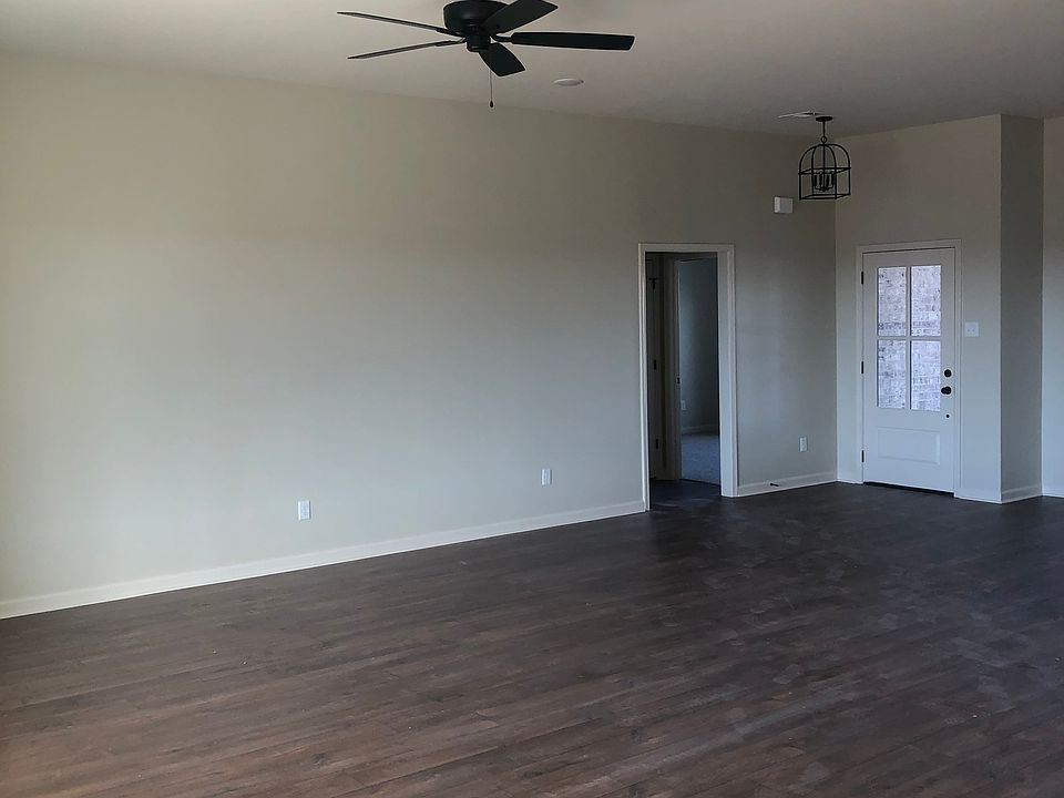 2nd image of 325 Alyece Ln