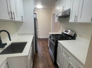 43-05 215th St #10, Bayside, NY 11361