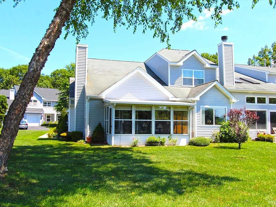 1st image of 138 Hampton Vista Dr