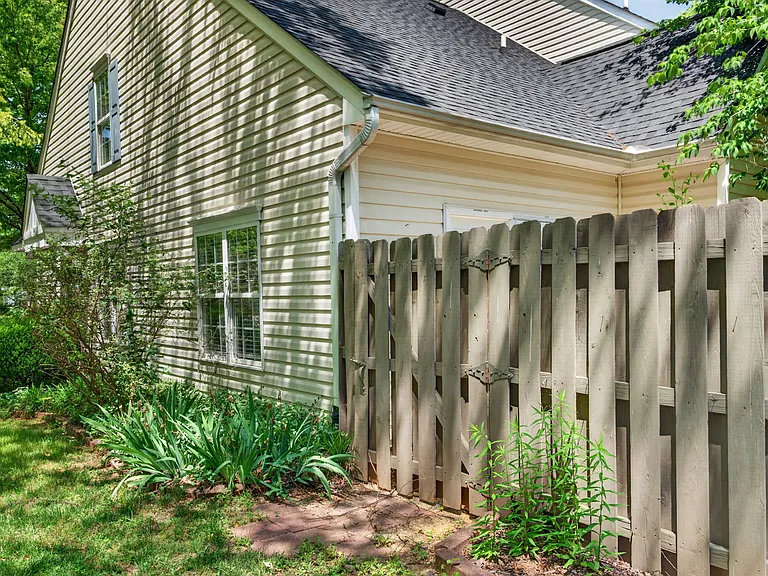 5065 Bartholomews Ln — Photo 28