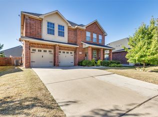 9237 Tierra Verde Dr, Fort Worth, TX 76177