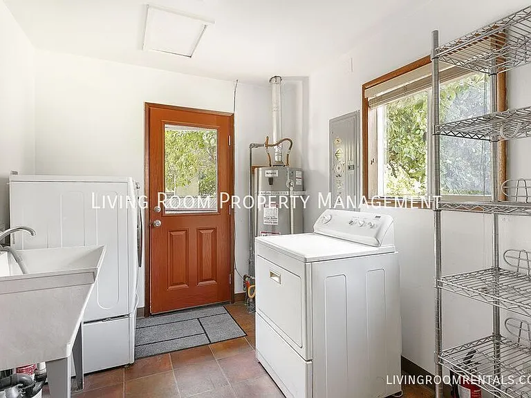 11736 NE Eugene St — Photo 10