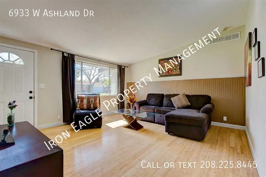 3 bed, 2.0 bath, 1508 sqft, $1,995 — Photo 3