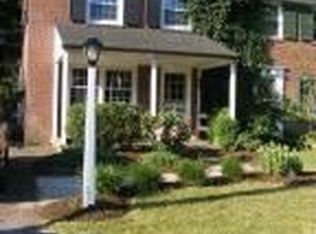 1220 Hillcrest Rd, Lancaster, PA 17603