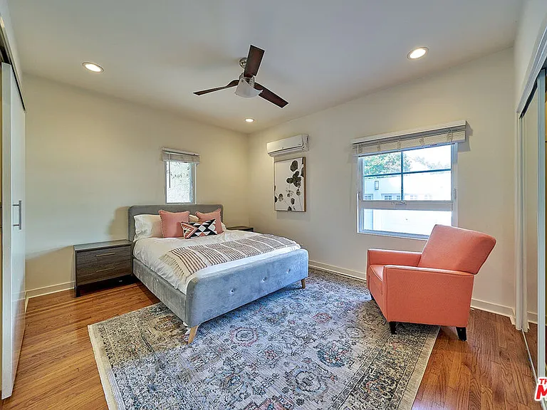 614 N Genesee Ave — Photo 17