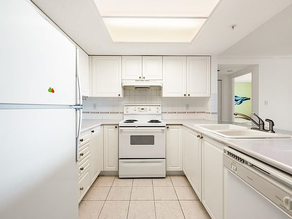 4th image of 6080 Minoru Blvd #501