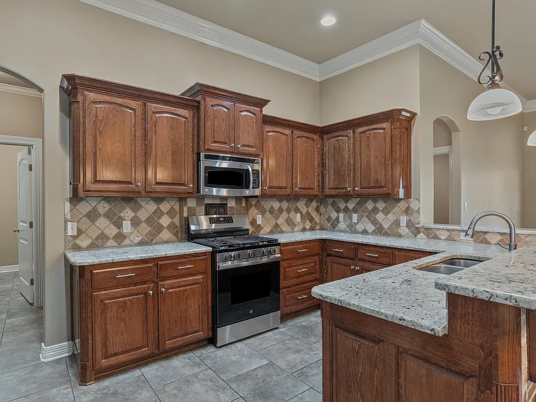 713 Saint Martin Ln — Photo 13