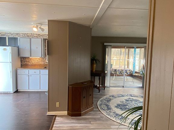 3rd image of 600 Cheryl Ln