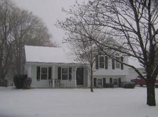 1313 Langley Cir, Naperville, IL 60563