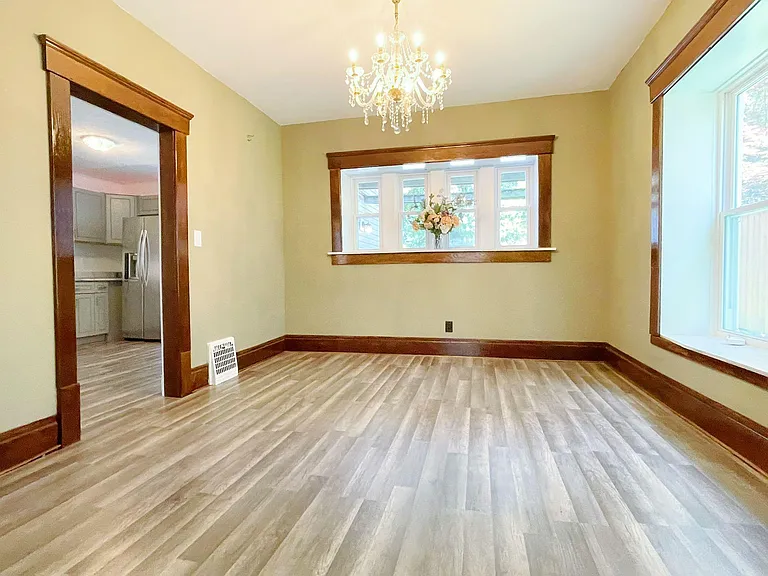 947 Jefferson Ave — Photo 25