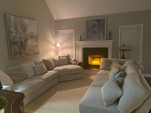 4th image of 19 Hampton Creek Rd