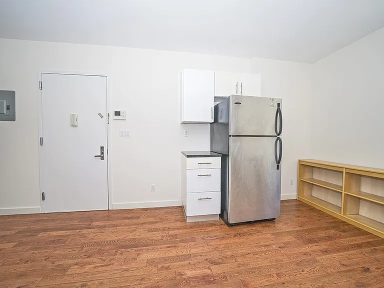 50 Jefferson St #1B — Photo 8