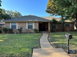 2622 Collard Rd, Arlington, TX 76017