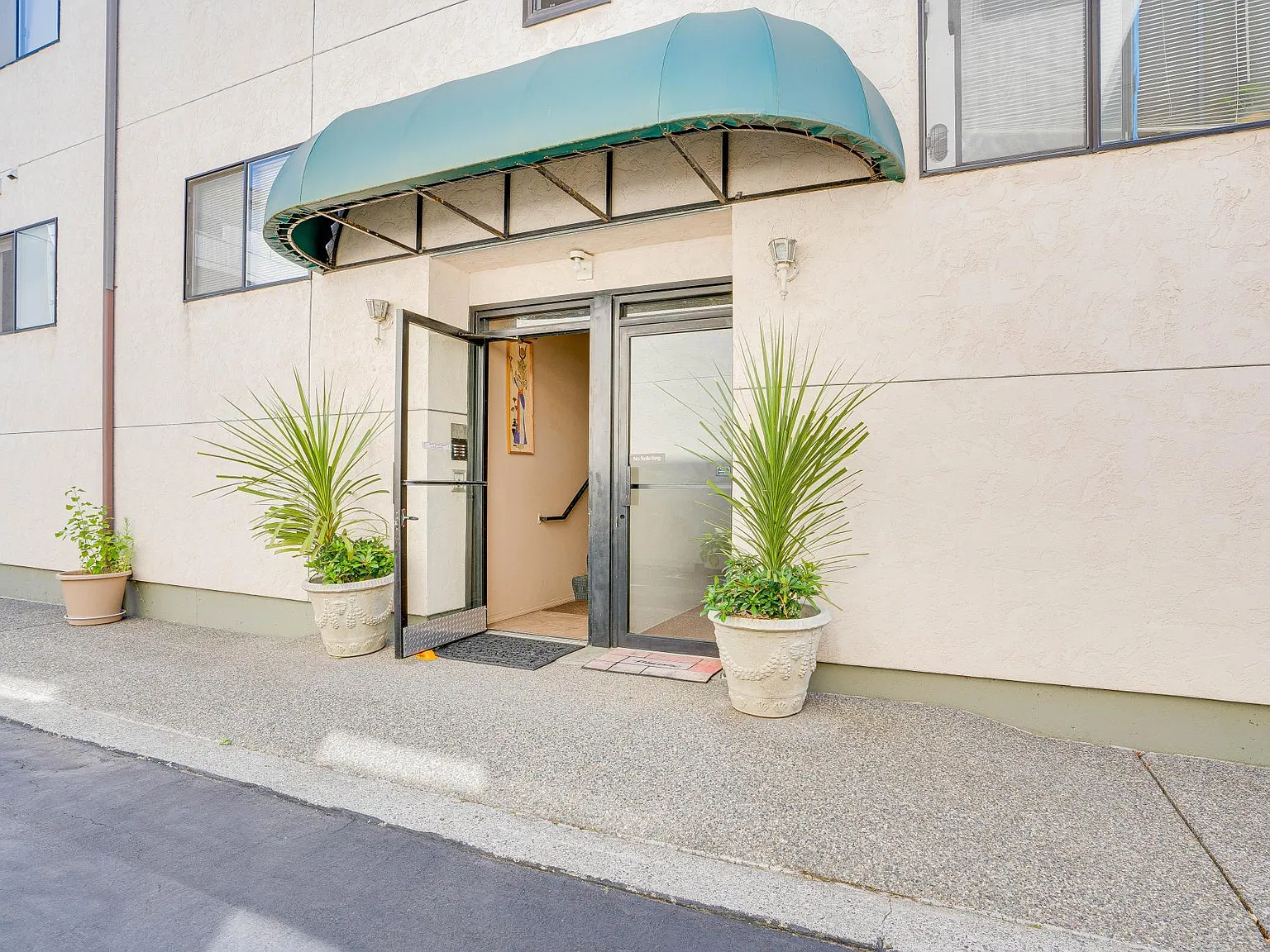1116 NW Market St — Photo 3